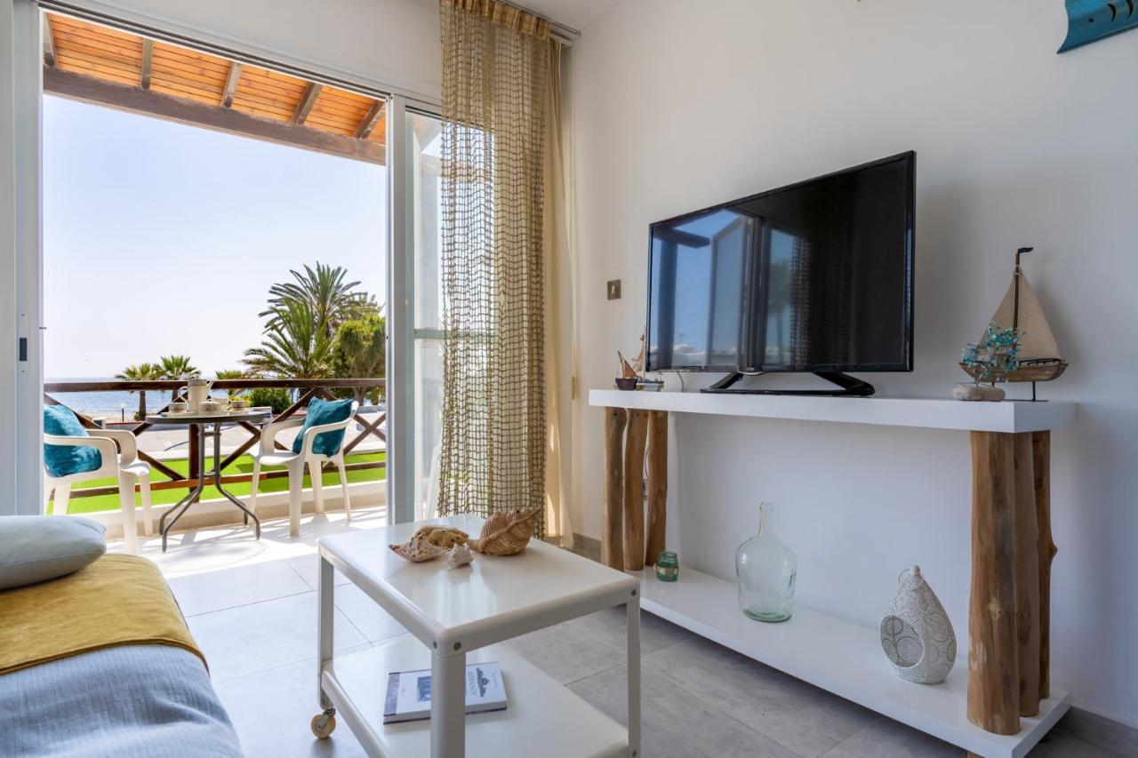 Seawaves 1- Bedroom Apartment Near Meneou Beach Larnaca Ngoại thất bức ảnh