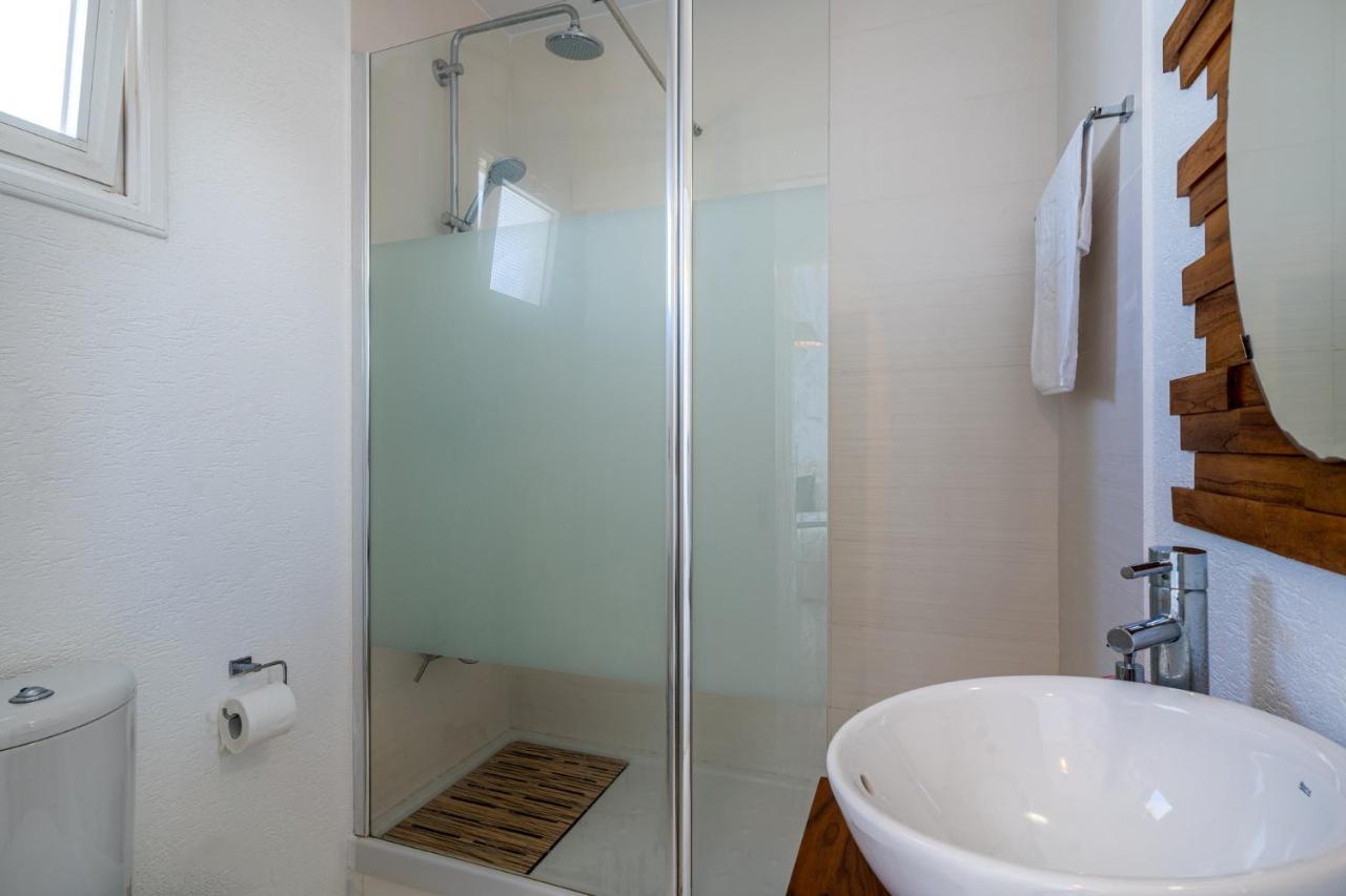 Seawaves 1- Bedroom Apartment Near Meneou Beach Larnaca Ngoại thất bức ảnh