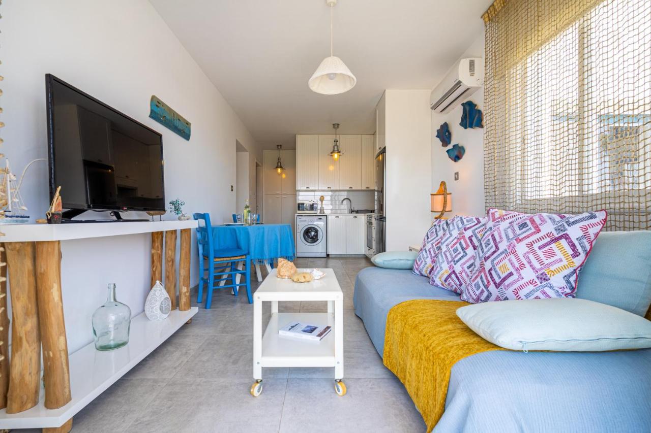 Seawaves 1- Bedroom Apartment Near Meneou Beach Larnaca Ngoại thất bức ảnh