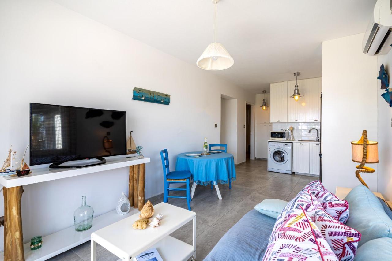 Seawaves 1- Bedroom Apartment Near Meneou Beach Larnaca Ngoại thất bức ảnh