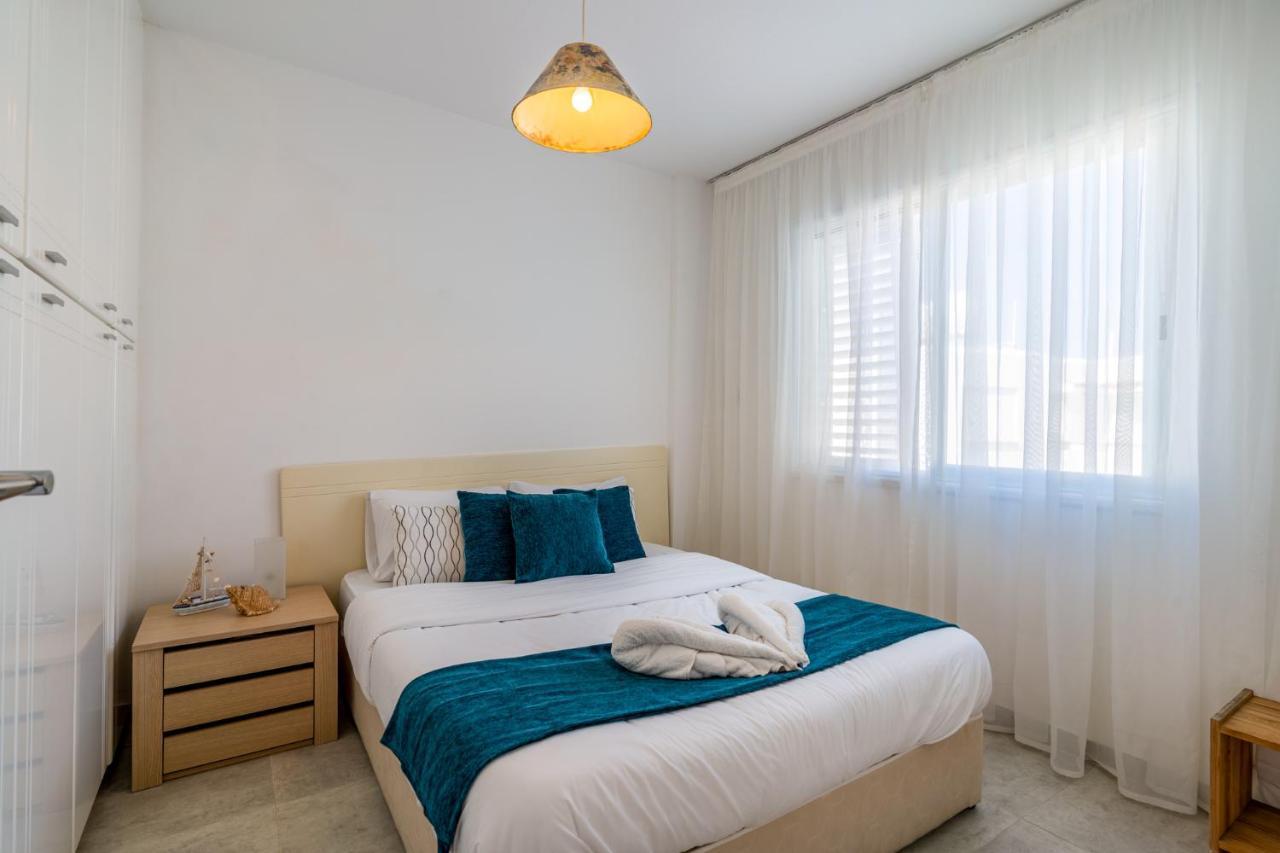 Seawaves 1- Bedroom Apartment Near Meneou Beach Larnaca Ngoại thất bức ảnh